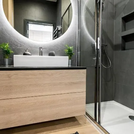 Rakowicka With Tarrace, Ac And Free Parking Apartamento