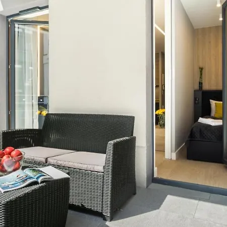 Rakowicka With Tarrace, Ac And Free Parking *